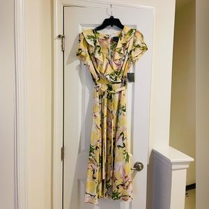 NWT sz 8 Gabby Skye floral tie-waist dress in fun lemon print